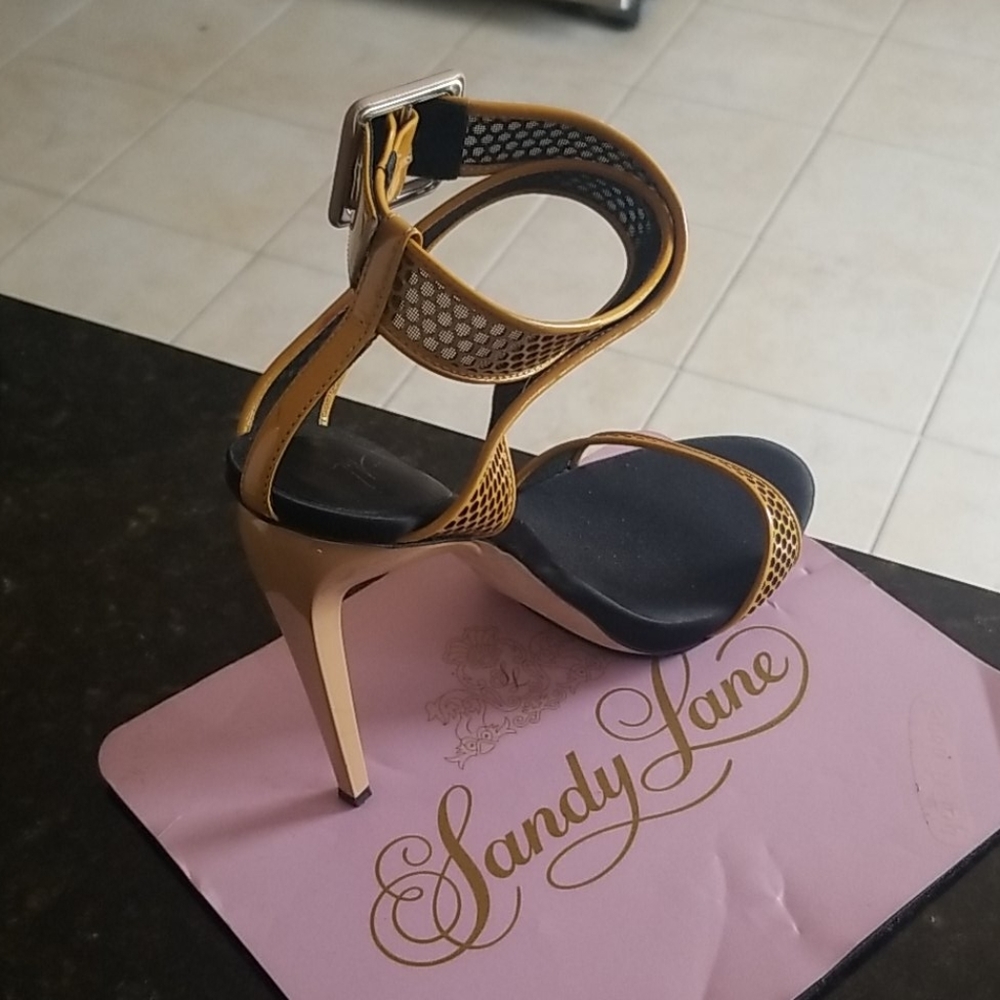 giuseppe zanotti mustard yellow stiletto 40.5 EUC